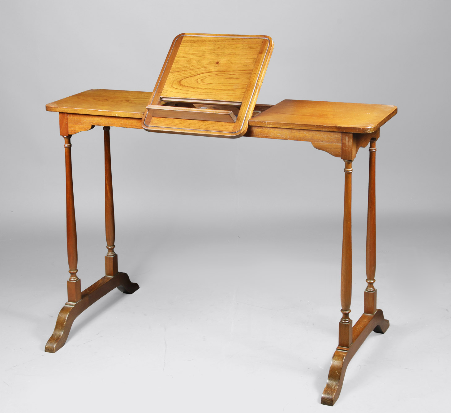 PEQUEÑA MESA ANGOSTA CON ATRIL. PEQUEÑA MESA ANGOSTA CON ATRIL.