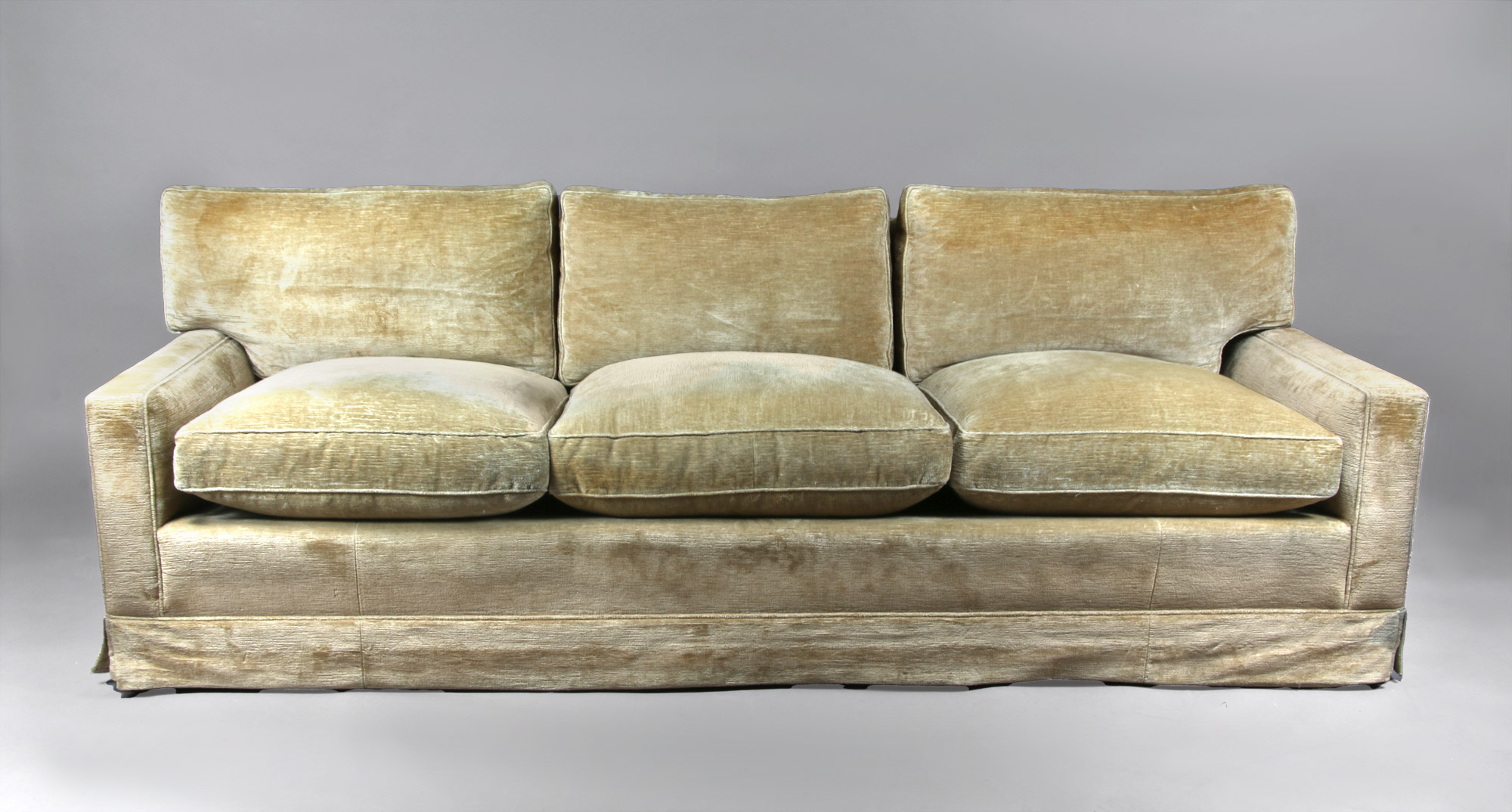  GRAN SOFA DE LINEA MODERNA PARA TRES AMPLIOS CUERPOS.