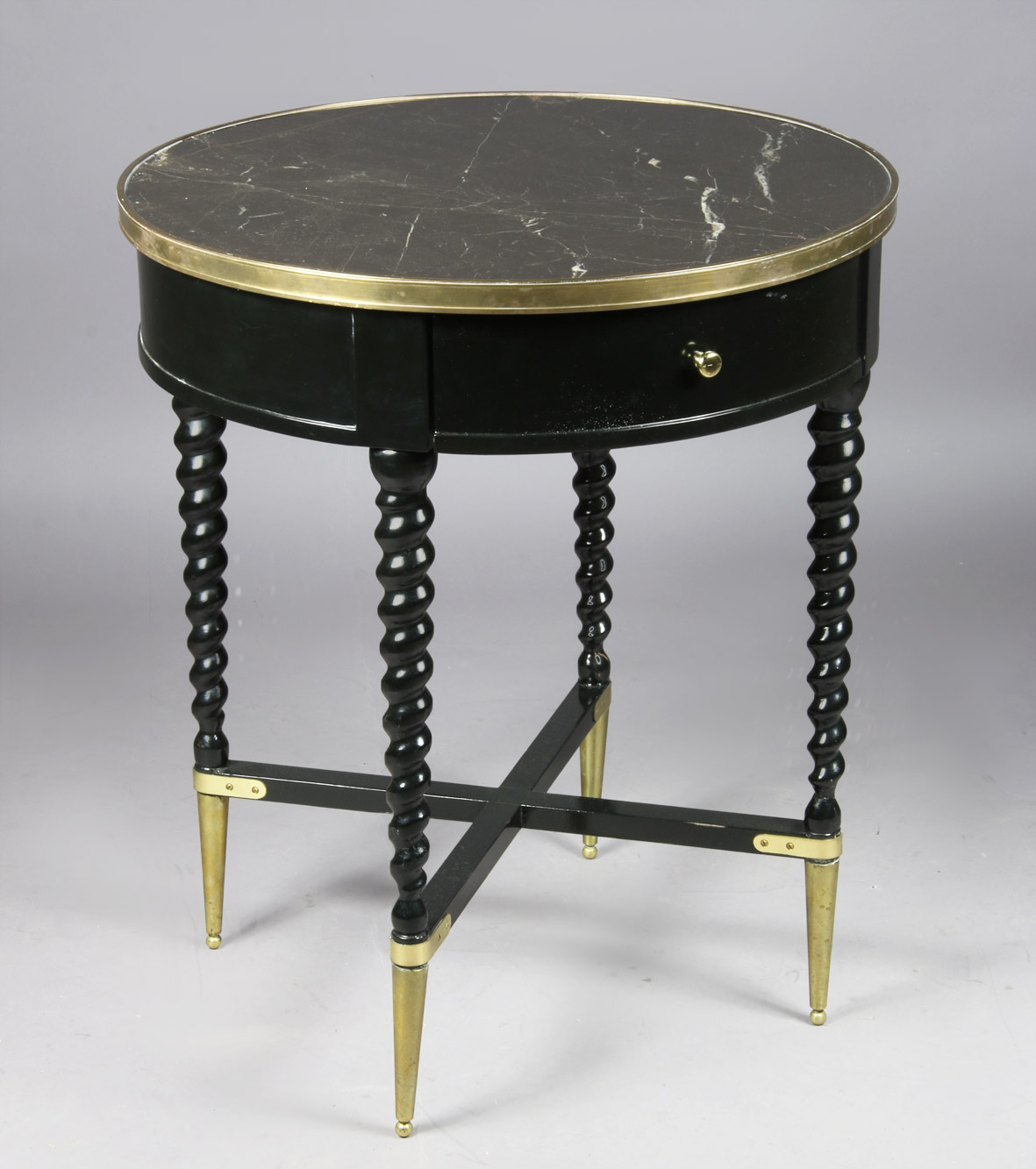  MESA CIRCULAR DE ESTILO FRANCES.