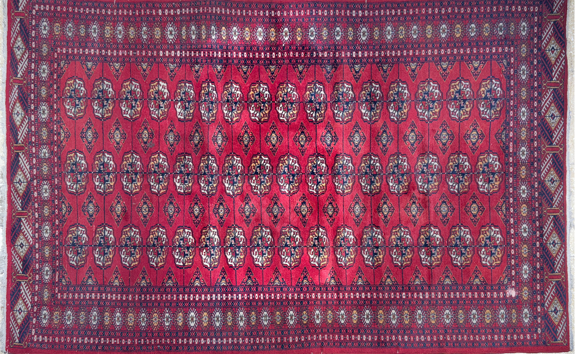  ALFOMBRA BOUCKARA DE LANA TEJIDA A MANO.