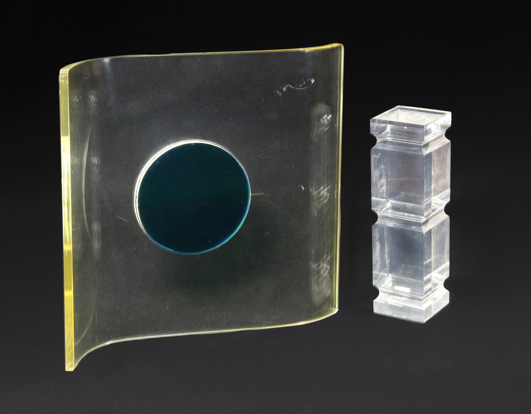 Lotes 865 y 864: 
																		POLESELLO, Rogelio: 'PLACA CON CIRCULO'
																		POLESELLO, Rogelio: 'TORRE'