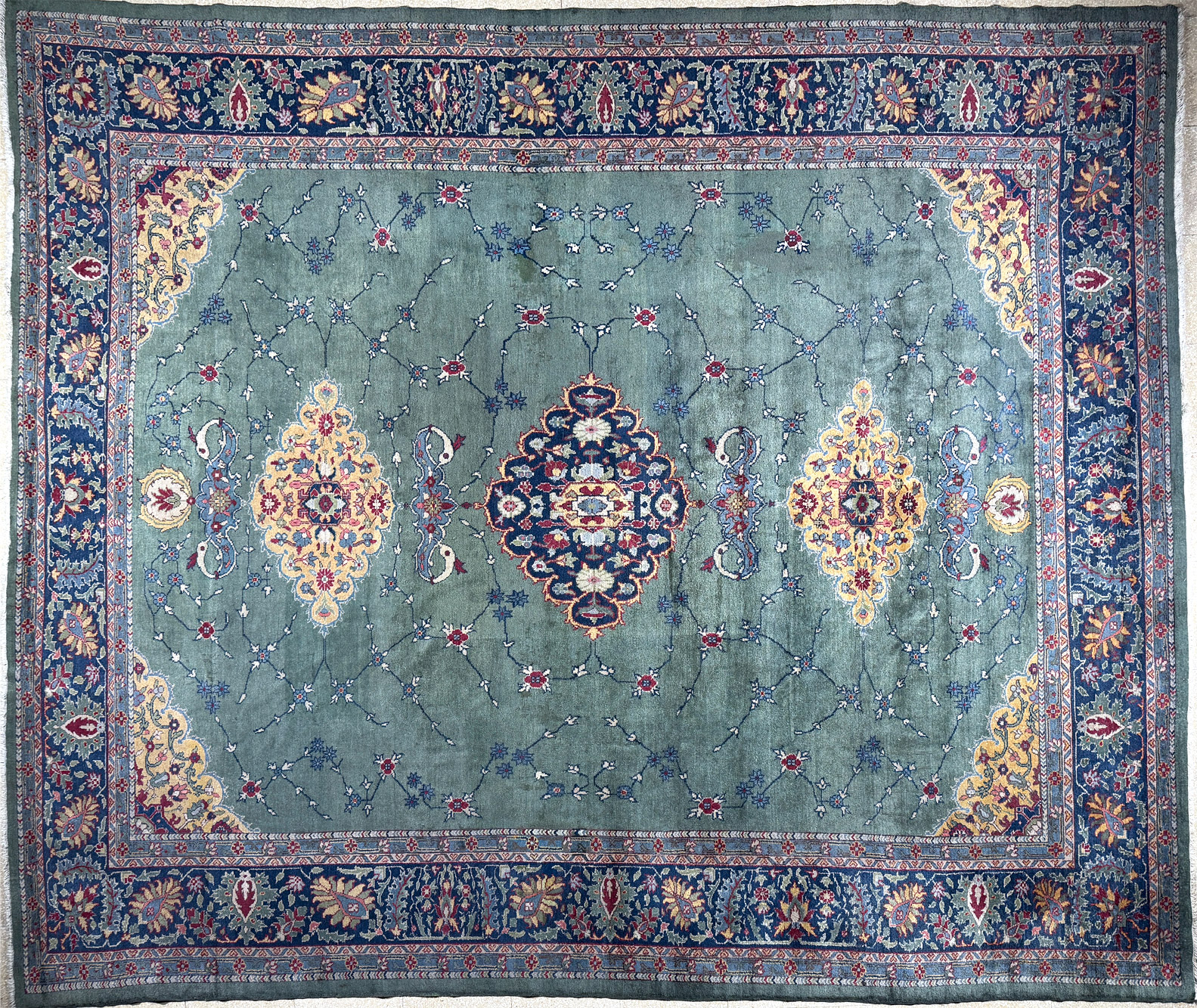 ALFOMBRA TURCA DE LANA TEJIDA A MANO. ALFOMBRA TURCA DE LANA TEJIDA A MANO.