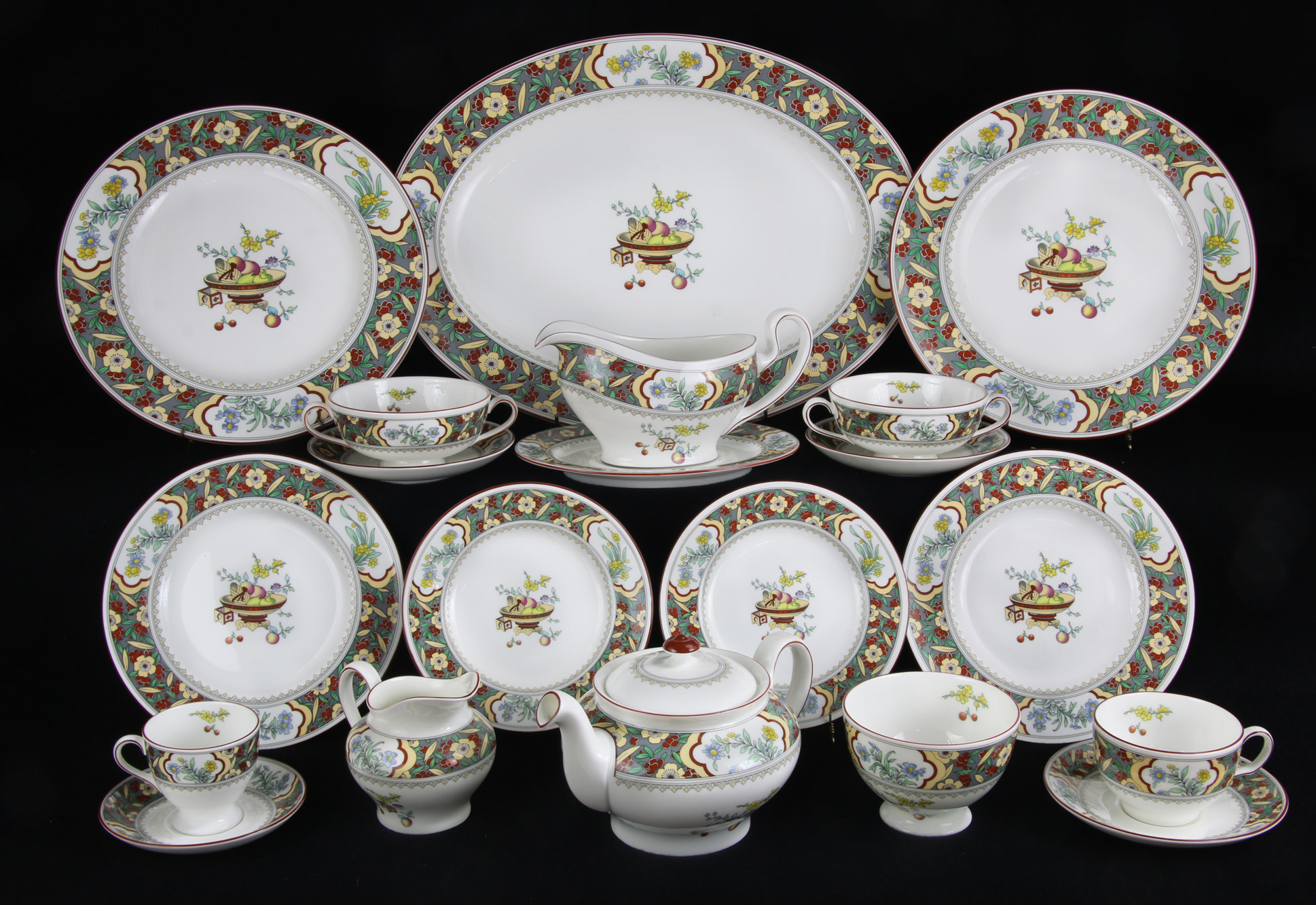  JUEGO DE PORCELANA INGLESA MINTON PARA MESA. 
