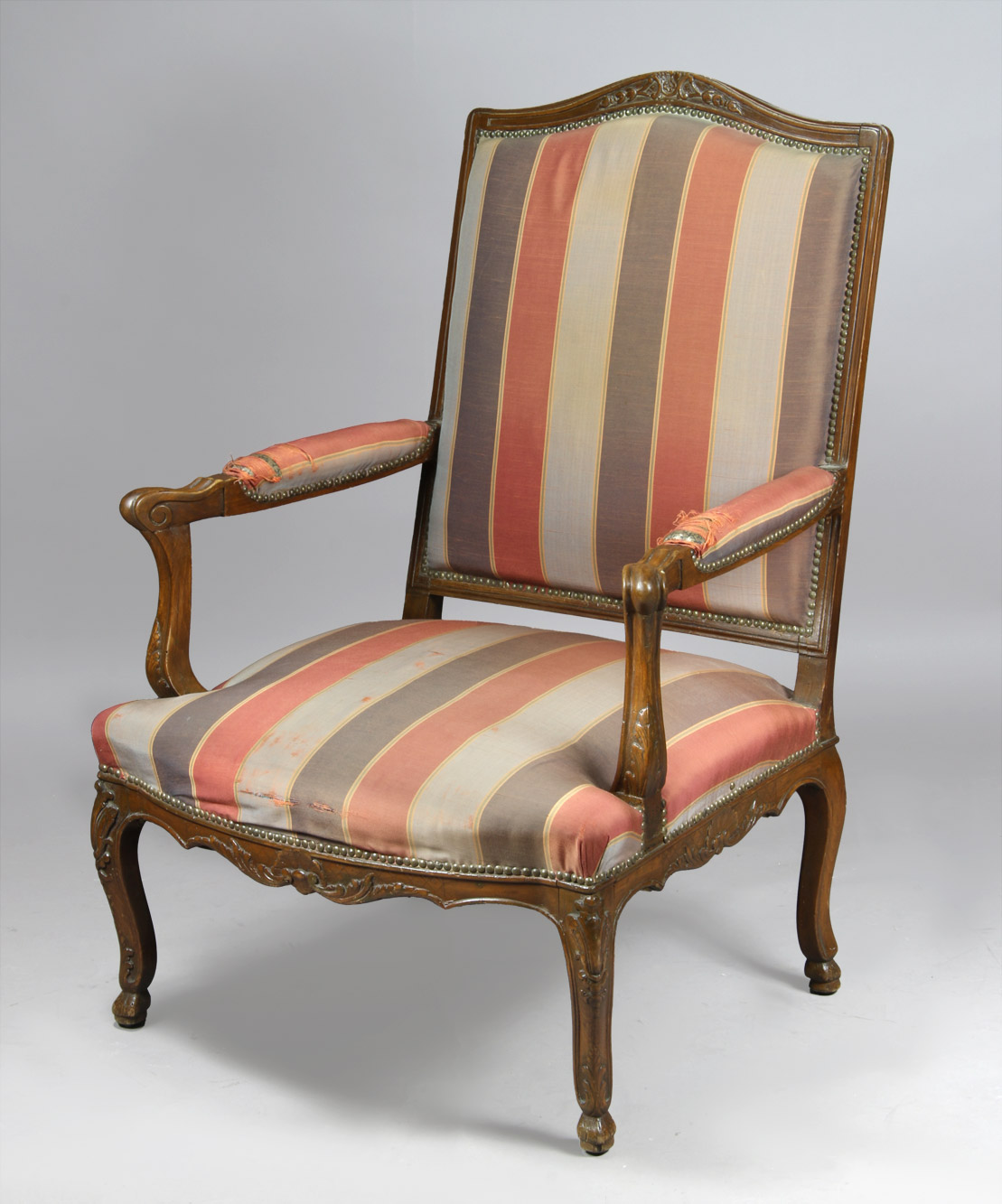  ANTIGUO SILLON FRANCES DE ESTILO REGENCE.