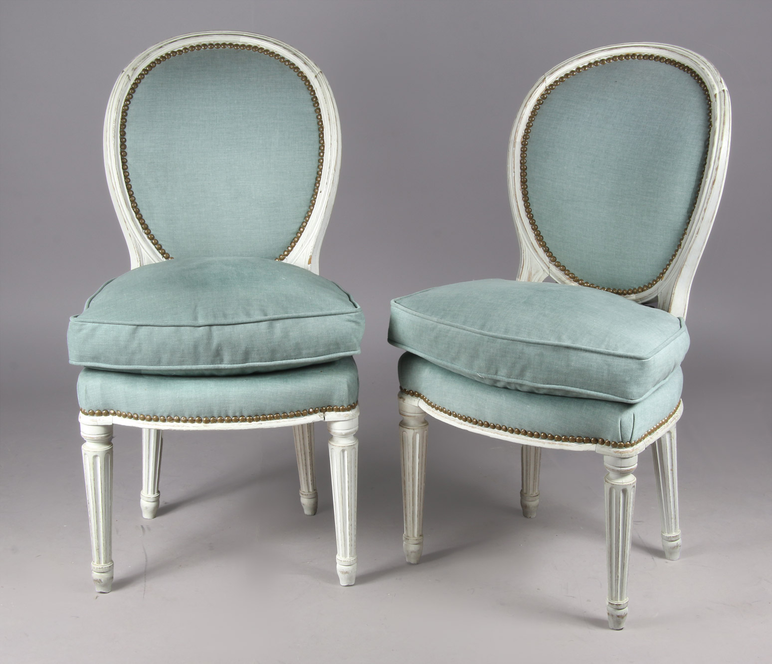  PAR DE SILLAS DE ESTILO FRANCES LUIS XVI.