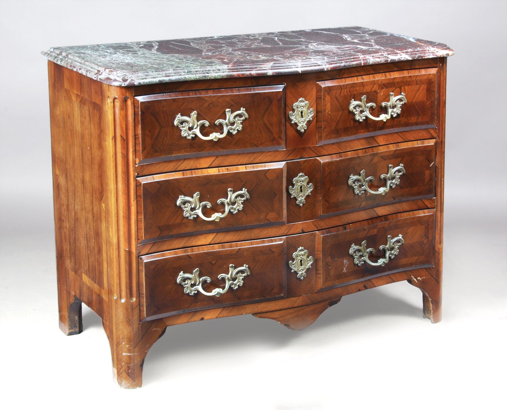  COMODA FRANCESA DE ESTILO LUIS XVI.