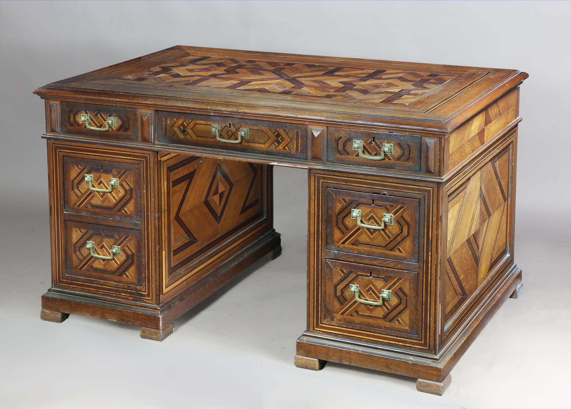  ESCRITORIO INGLES DE PEDESTALES DESMONTABLES. 