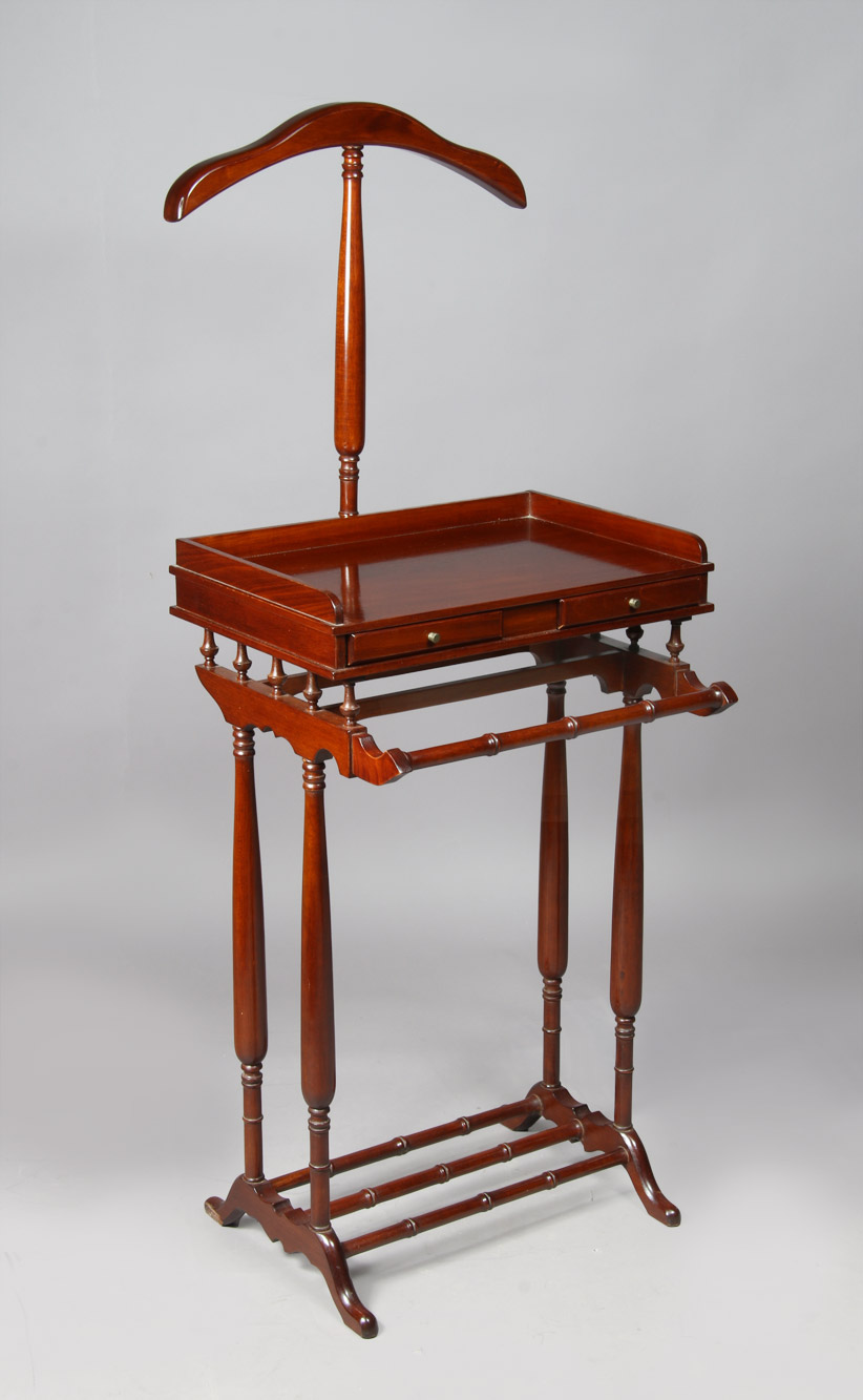  MESA PERCHA VALET DE ESTILO INGLES REGENCY.