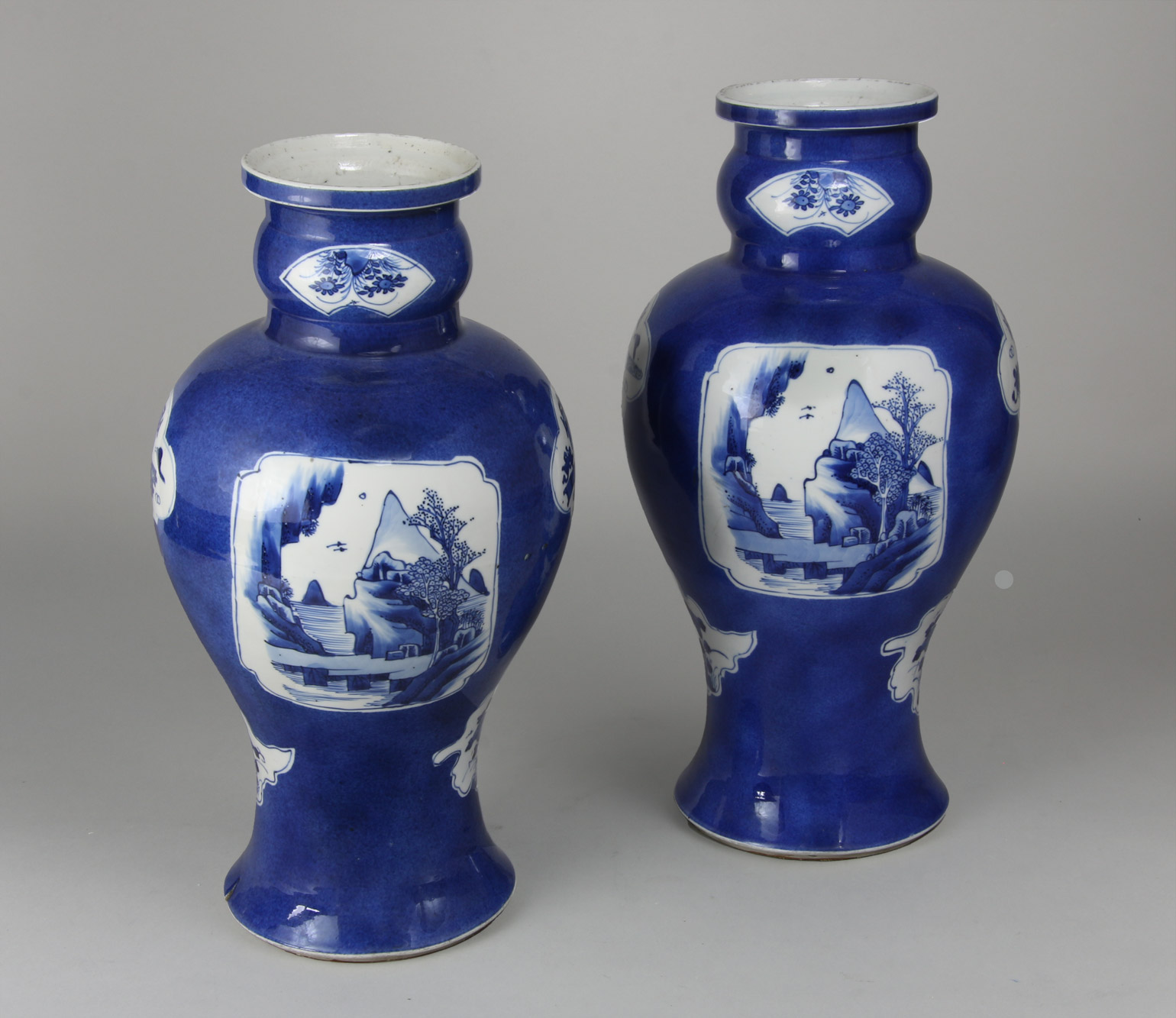  PAR DE ANTIGUOS VASOS DE PORCELANA CHINA ESMALTADA. 