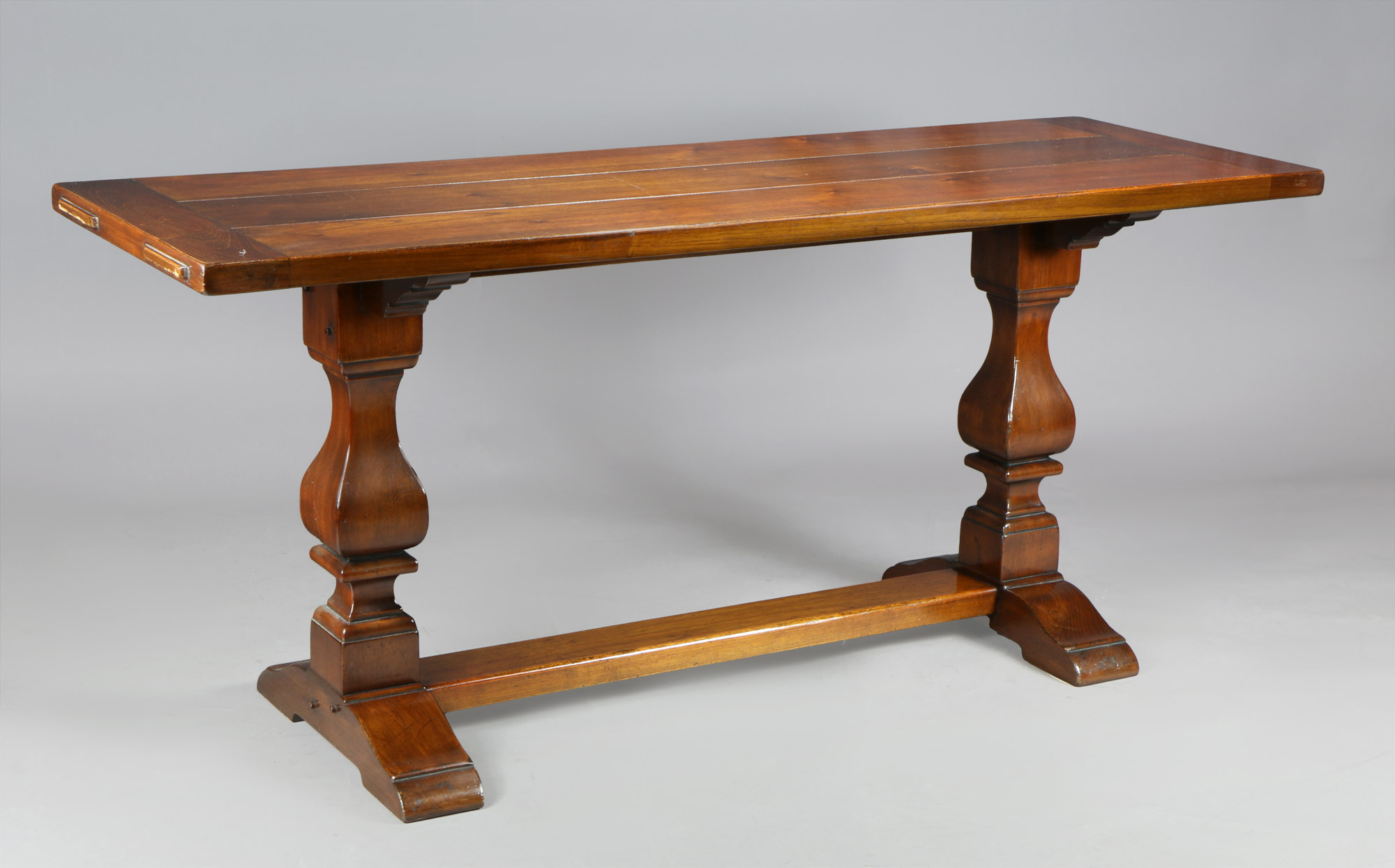  MESA RECTANGULAR ESTILO INGLES PARA CENTRO. 