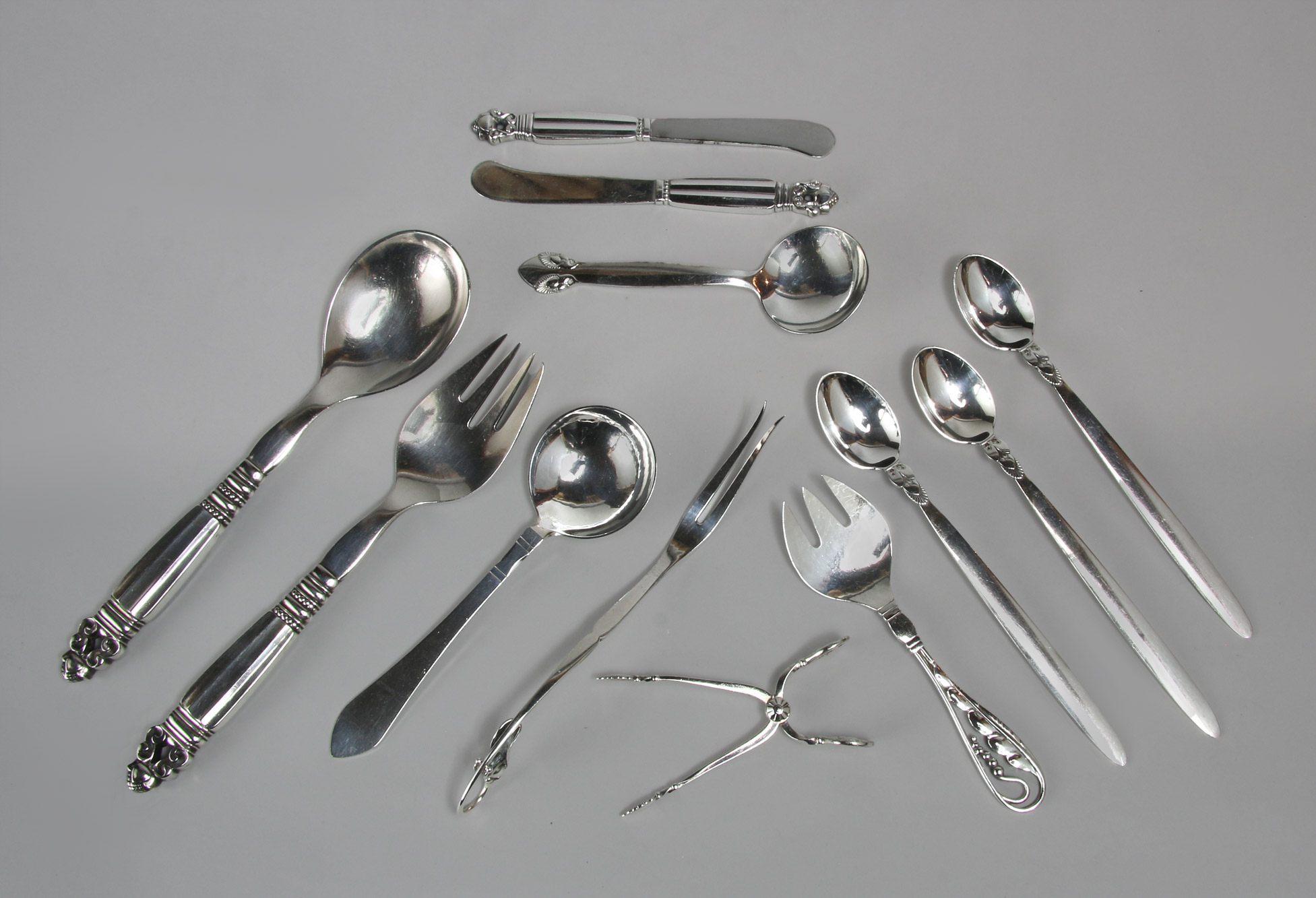  CONJUNTO DE CUBIERTOS DINAMARQUESES GEORG JENSEN. 