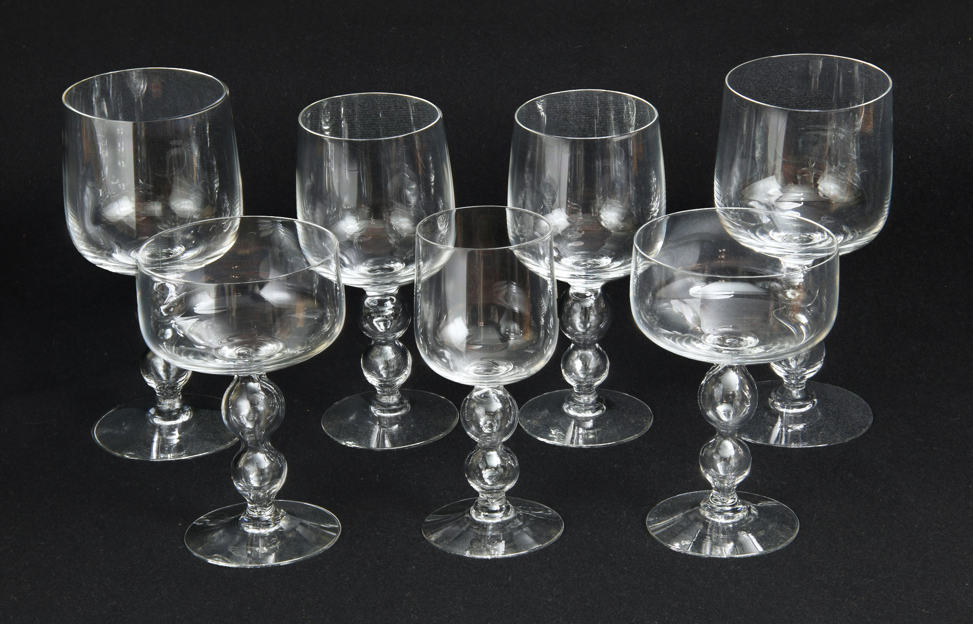  JUEGO DE COPAS DE CRISTAL LISO. 