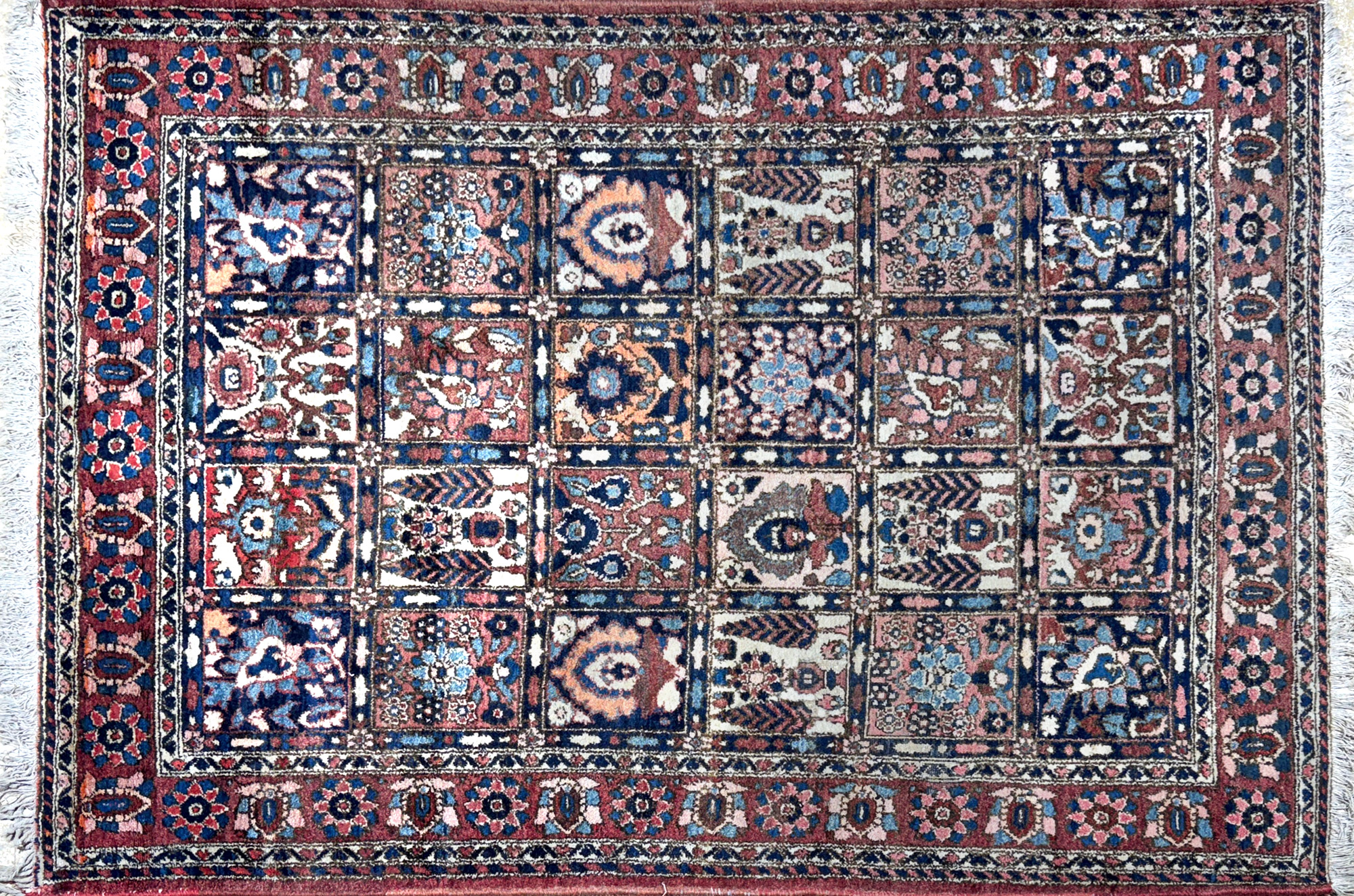  ALFOMBRA PERSA BAKTIAR DE LANA TEJIDA A MANO.