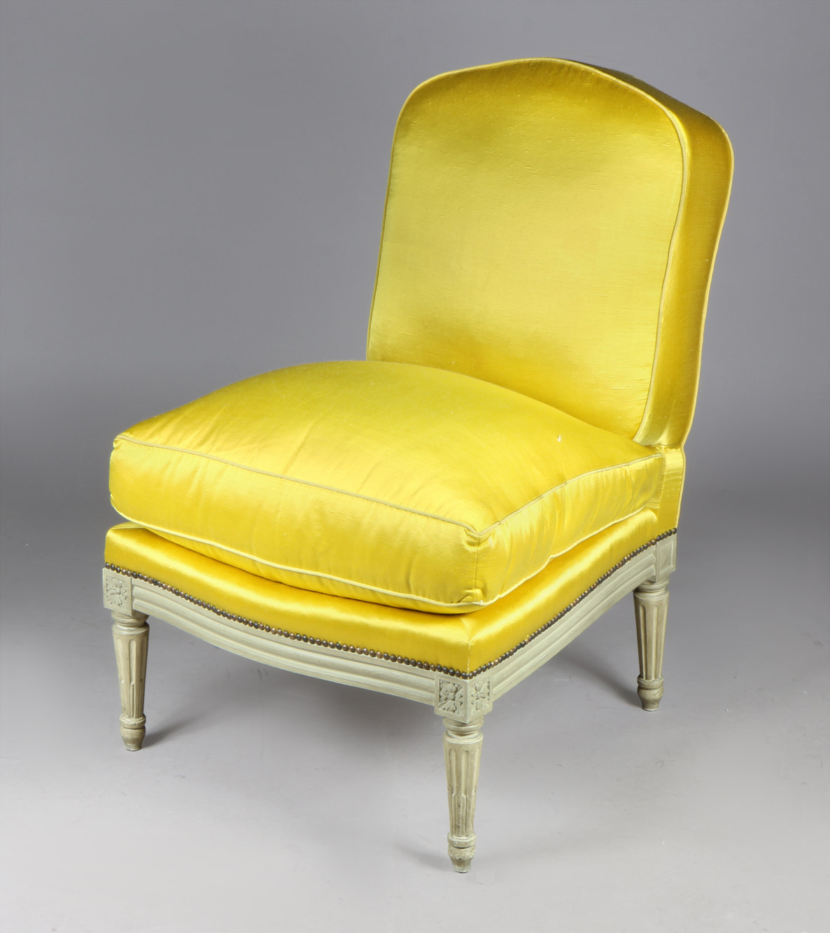  SILLA BAJA DE ESTILO FRANCES LUIS XV.