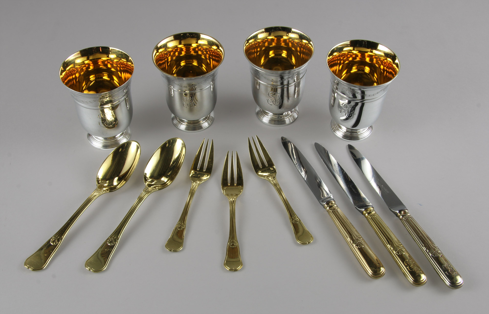  CONJUNTO DE PLATA FRANCESA VERMEIL DE LA CASA PUIFORCAT. 