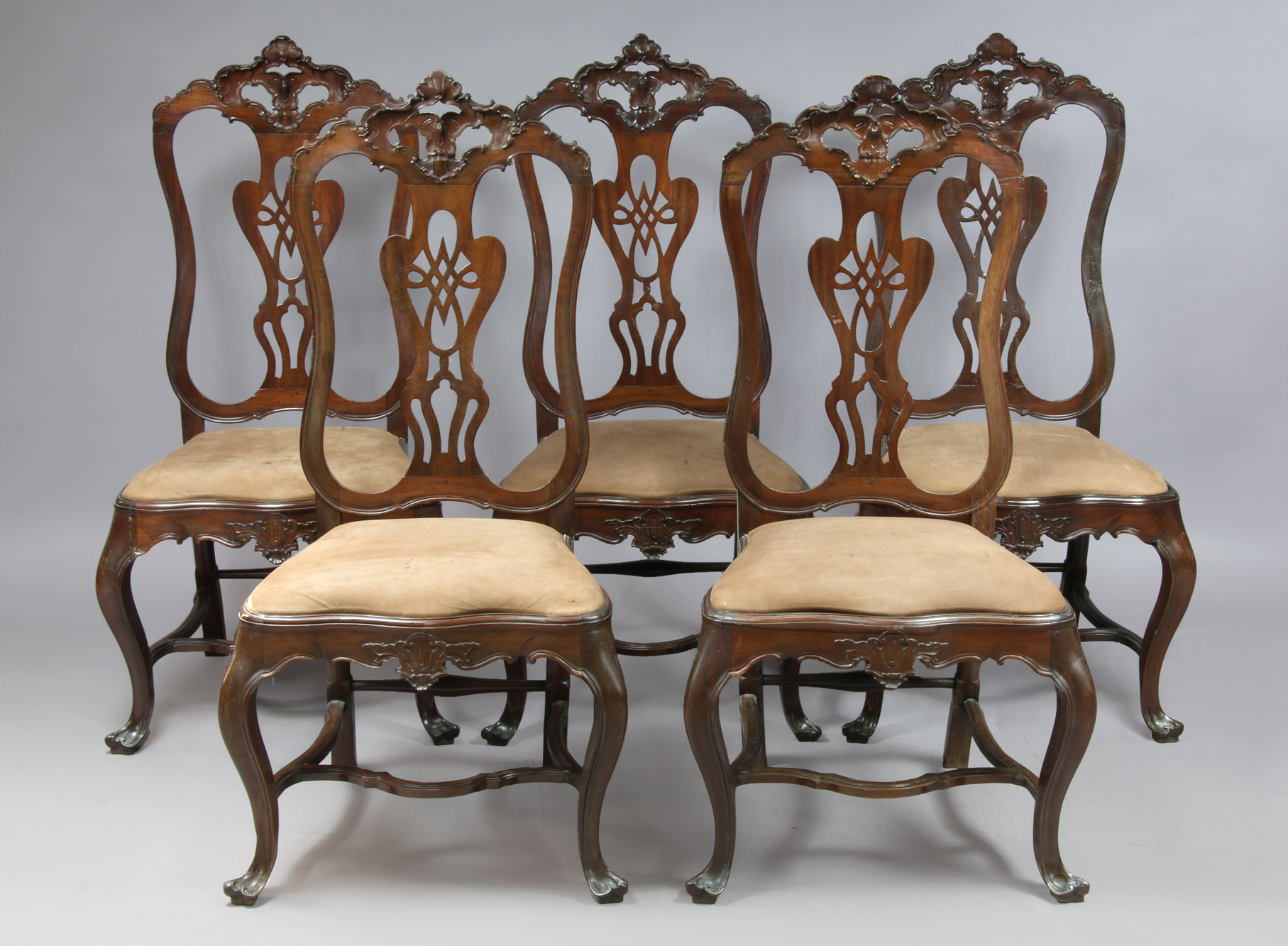  DOCE ANTIGUAS SILLAS PORTUGUESAS PARA COMEDOR.