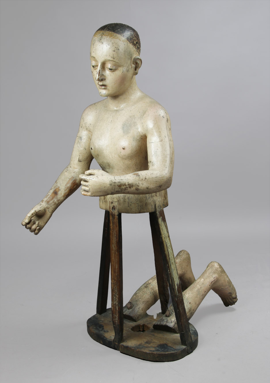  ANTIGUA FIGURA 'VIRGEN PARA VESTIR' DE MADERA ESTUCADA. 