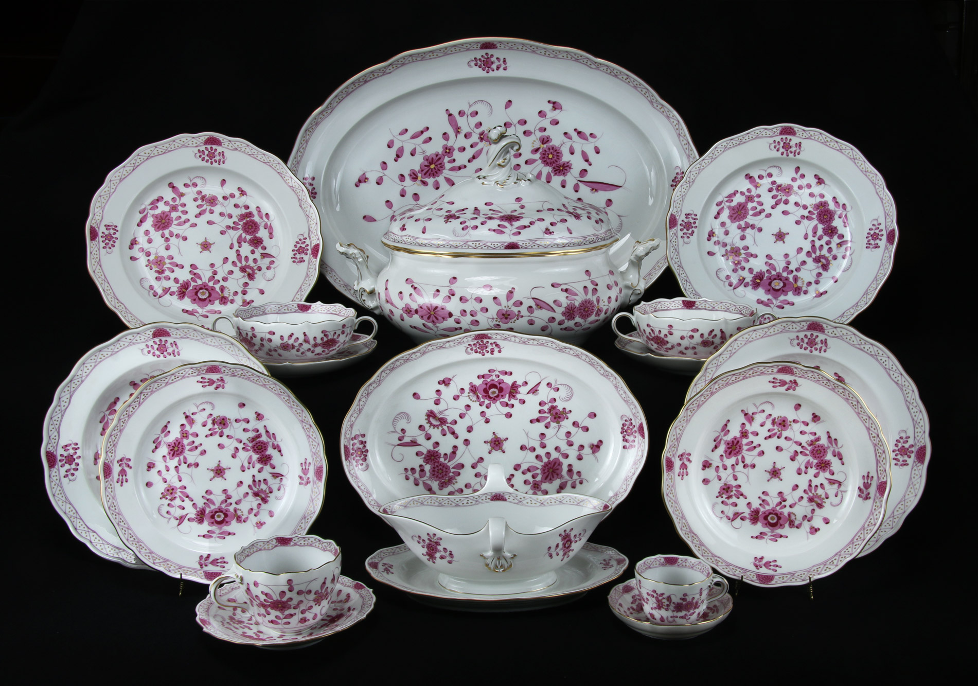  IMPORTANTE JUEGO DE PORCELANA ALEMANA DE MEISSEN PARA MESA.