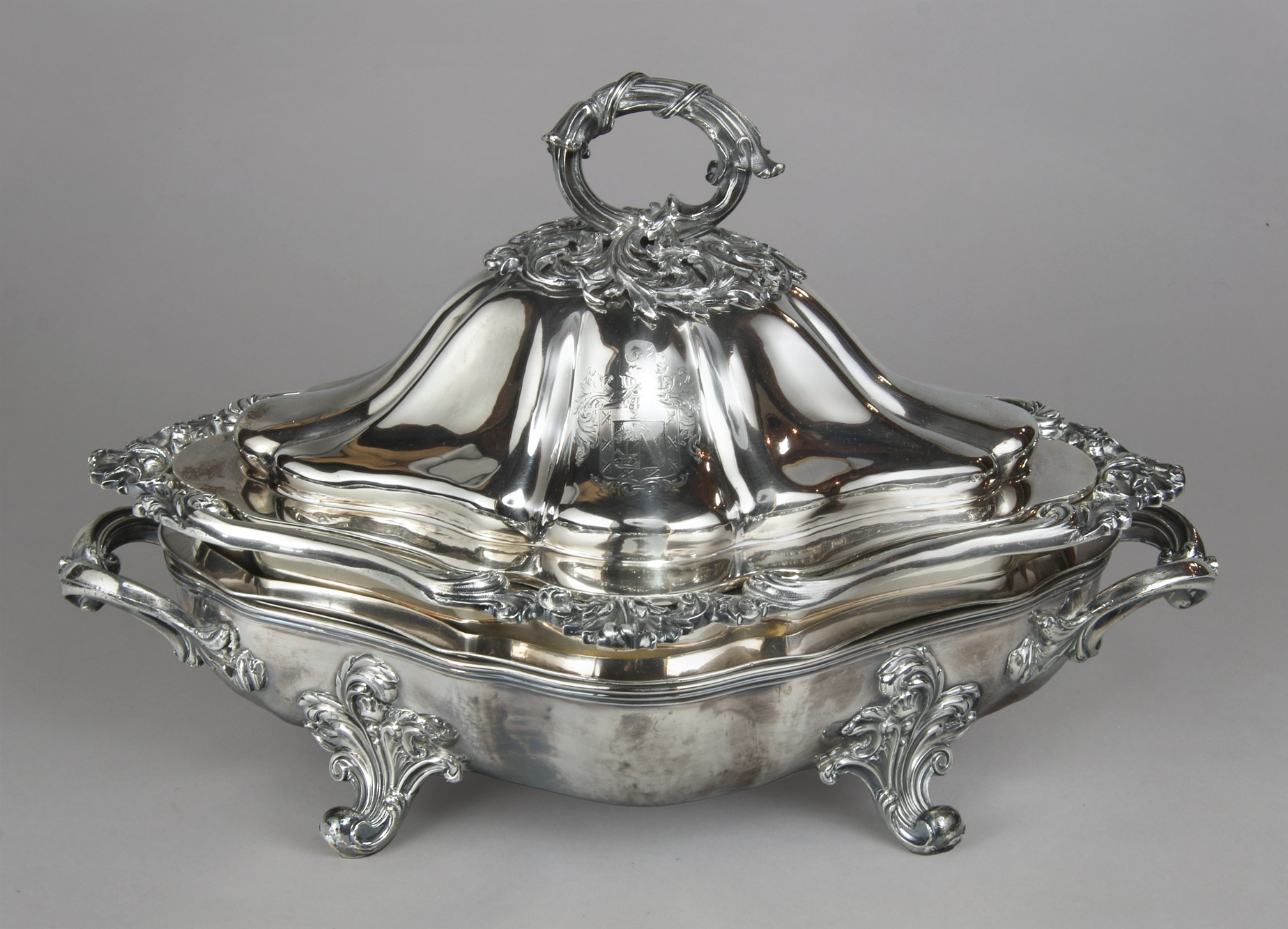  GUISERA DE PLATA INGLESA SELLADA CON RECHAUD OLD SHEFFIELD.