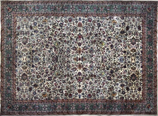 Lote 490: ALFOMBRA PERSA KIRMAN DE LANA TEJIDA A MANO. ALFOMBRA PERSA KIRMAN DE LANA TEJIDA A MANO.