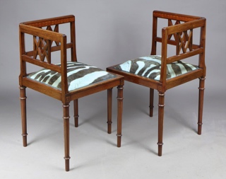 Lote 276: PAR DE SILLAS RINCONERAS INGLESAS EDUARDIANAS. PAR DE SILLAS RINCONERAS INGLESAS EDUARDIANAS.