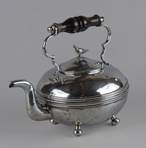 Lote 576: ANTIGUA PAVA COLONIAL DEL SIGLO XVIII.  ANTIGUA PAVA COLONIAL DEL SIGLO XVIII. 