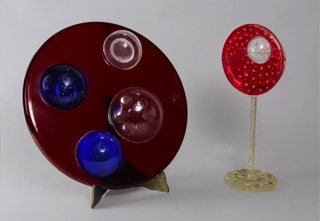 Lotes 859 y 860: 
																		KOSICE, Gyula: 'ESFERA LUNAR'
																		KOSICE, Gyula: 'MEDIA ESFERA HIDRAULICA'