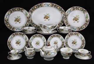Lote 938: JUEGO DE PORCELANA INGLESA MINTON PARA MESA.  JUEGO DE PORCELANA INGLESA MINTON PARA MESA. 