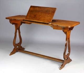 Lote 237: MESA FRANCESA RECTANGULAR PARA LECTURA.  MESA FRANCESA RECTANGULAR PARA LECTURA. 