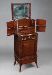 Lote 248: ANTIGUO MUEBLE INGLES ALFRED DUNHILL PARA FUMADOR. ANTIGUO MUEBLE INGLES ALFRED DUNHILL PARA FUMADOR.