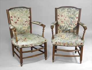 Lote 259: PAR DE PEQUEÑOS SILLONES FRANCESES PROVENZAL. PAR DE PEQUEÑOS SILLONES FRANCESES PROVENZAL.