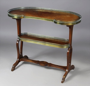 Lote 261: MESA FRANCESA DE FORMA 'ROGNON' PARA CENTRO. MESA FRANCESA DE FORMA 'ROGNON' PARA CENTRO.