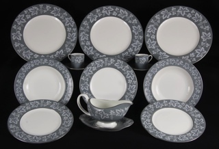 Lote 989: JUEGO DE PORCELANA INGLESA WEDGWOOD PARA MESA. JUEGO DE PORCELANA INGLESA WEDGWOOD PARA MESA.