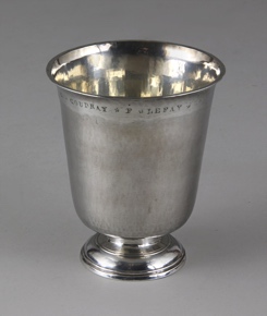 Lote 638: ANTIGUO 'GOBELET' DE PLATA FRANCESA SIGLO XVIII.  ANTIGUO 'GOBELET' DE PLATA FRANCESA SIGLO XVIII. 