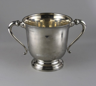 Lote 539: COPA PREMIO DE PLATA INGLESA SELLADA.  COPA PREMIO DE PLATA INGLESA SELLADA. 