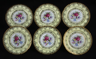 Lote 887: VEINTICUATRO PLATOS DE PORCELANA INGLESA PARAGON.  VEINTICUATRO PLATOS DE PORCELANA INGLESA PARAGON. 