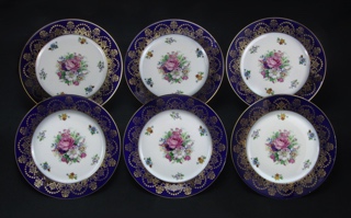 Lote 888: DIECISIETE PLATOS DE PORCELANA ALEMANA ROSENTHAL.  DIECISIETE PLATOS DE PORCELANA ALEMANA ROSENTHAL. 