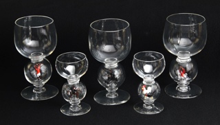 Lote 535: CURIOSO CONJUNTO DE COPAS INGLESAS CON MOTIVOS DE CACERIA.  CURIOSO CONJUNTO DE COPAS INGLESAS CON MOTIVOS DE CACERIA. 