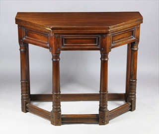 Lote 314: MESA LIBRO DE ESTILO INGLES TUDOR.  MESA LIBRO DE ESTILO INGLES TUDOR. 