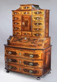 Lote 326: ANTIGUA COMODA SECRETAIRE BARROCA ALEMANA SIGLO XVIII.  ANTIGUA COMODA SECRETAIRE BARROCA ALEMANA SIGLO XVIII. 