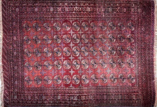 Lote 478: ALFOMBRA BOUCKARA DE LANA TEJIDA A MANO. ALFOMBRA BOUCKARA DE LANA TEJIDA A MANO.