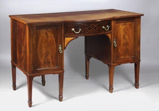 Lote 446: ANTIGUO 'SIDE-BOARD' INGLES EDUARDIANO. ANTIGUO 'SIDE-BOARD' INGLES EDUARDIANO.