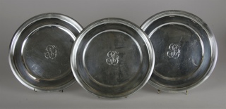 Lote 584: SEIS PLATOS DE SITIO DE PLATA FRANCESA PUIFORCAT.  SEIS PLATOS DE SITIO DE PLATA FRANCESA PUIFORCAT. 