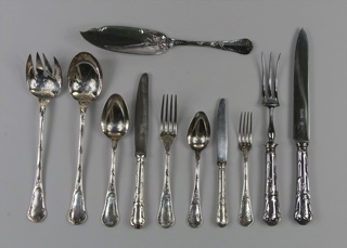 Lote 739: CONJUNTO DE CUBIERTOS DE METAL CHRISTOFLE.  CONJUNTO DE CUBIERTOS DE METAL CHRISTOFLE. 