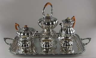 Lote 733: JUEGO DE METAL INGLES E.P.N.S. PLATEADO PARA TE Y CAFE.  JUEGO DE METAL INGLES E.P.N.S. PLATEADO PARA TE Y CAFE. 