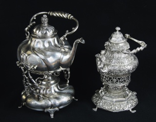 Lotes 593 y 744: 
																		SAMOVAR DE PLATA STERLING 925 SELLADA. 
																		SAMOVAR DE PLATA ALEMANA SELLADA.