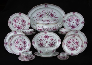 Lote 821: IMPORTANTE JUEGO DE PORCELANA ALEMANA DE MEISSEN PARA MESA. IMPORTANTE JUEGO DE PORCELANA ALEMANA DE MEISSEN PARA MESA.