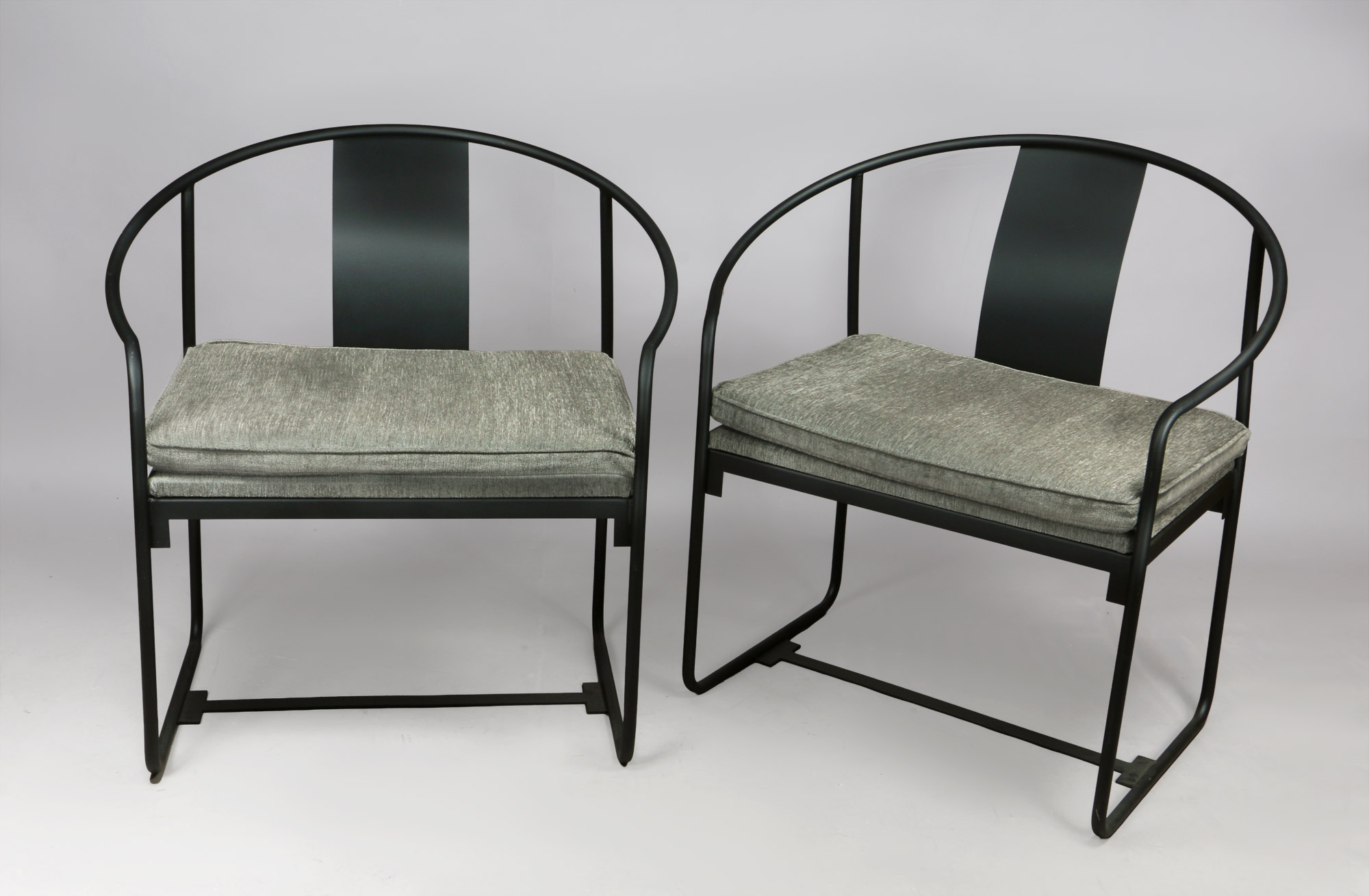  PAR DE SILLONES DE LINEA MODERNA. 