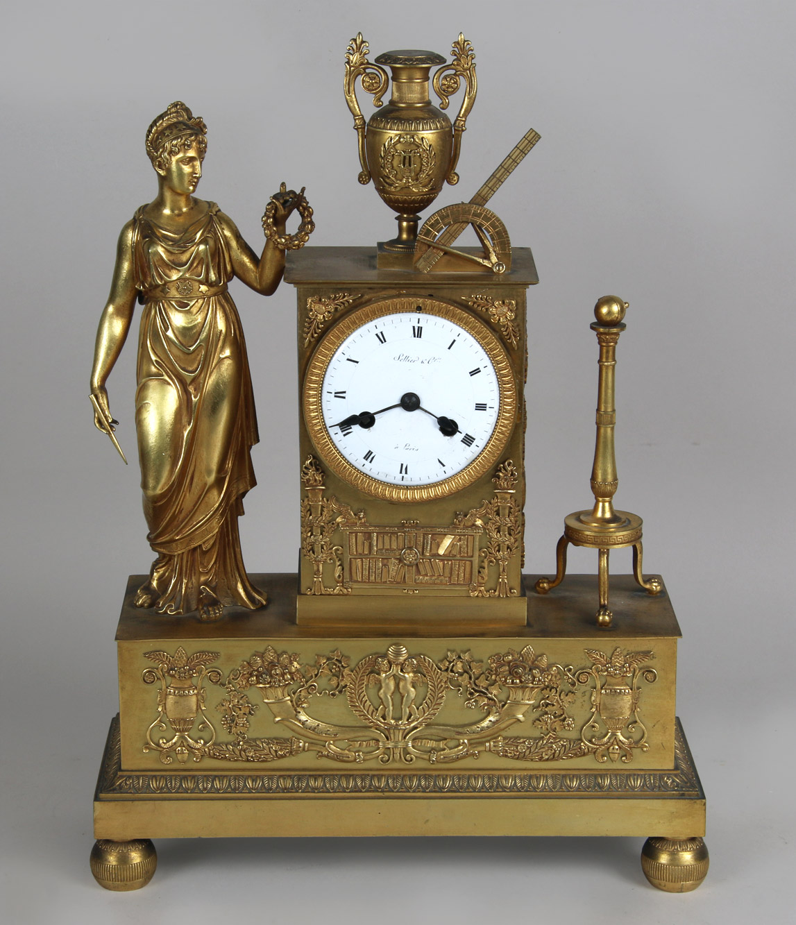  RELOJ FRANCES DE BRONCE DE ESTILO IMPERIO.