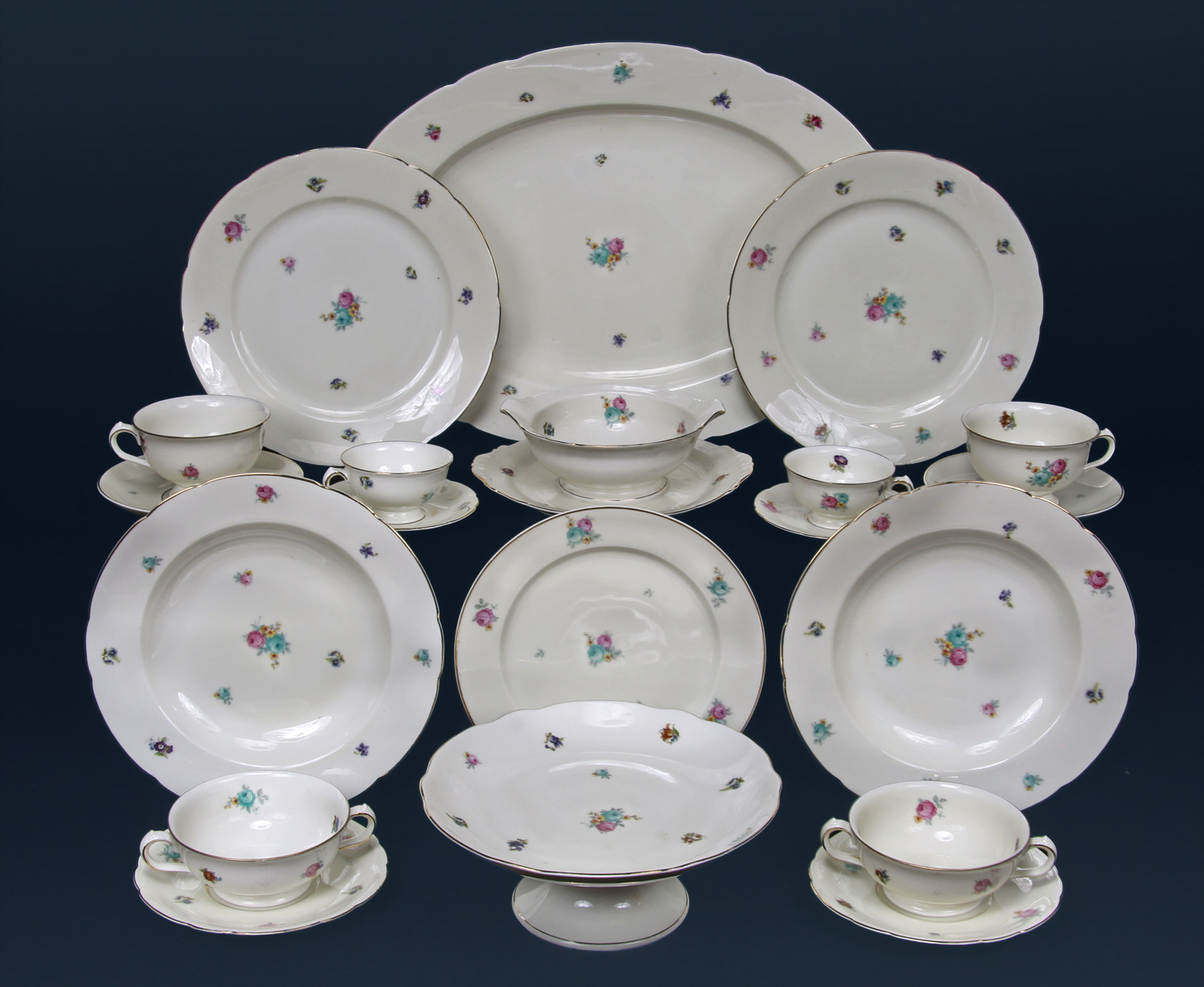  JUEGO DE PORCELANA ALEMANA KPM PARA MESA.